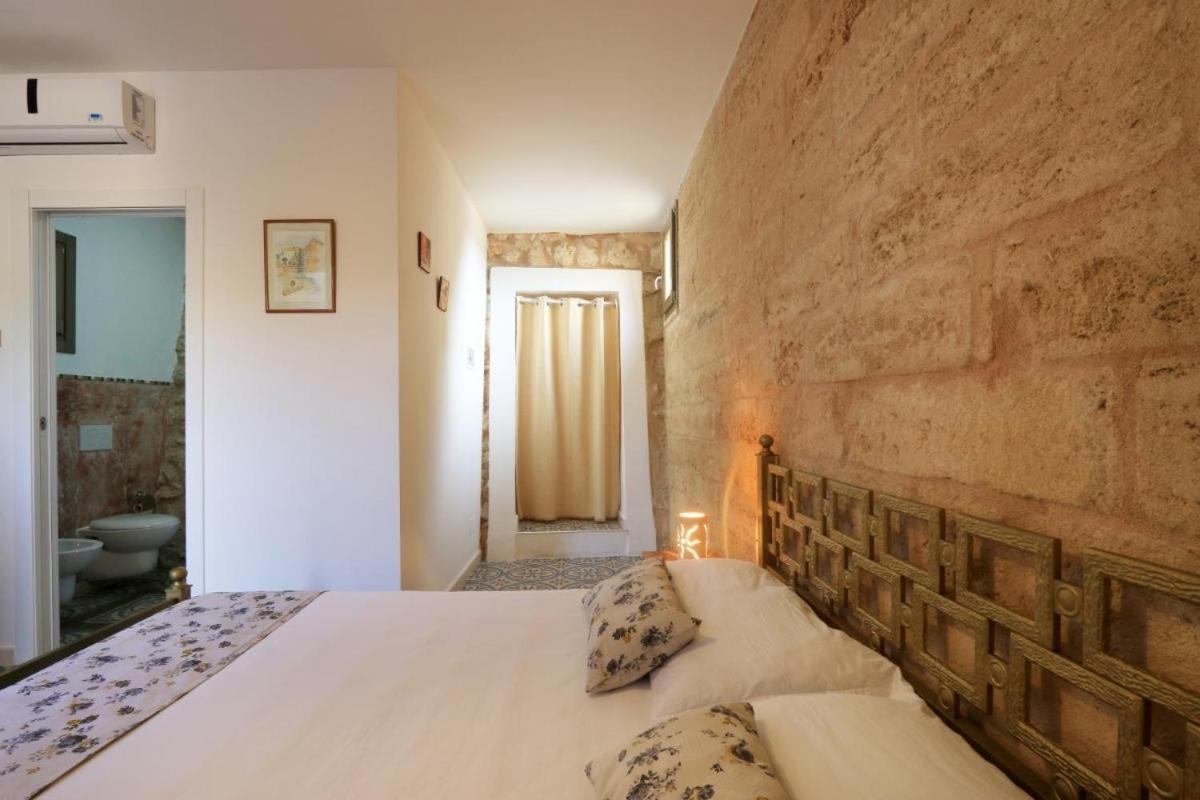 Agriturismo Allu Ruvezzu Bed and Breakfast Torre Mozza Exterior foto