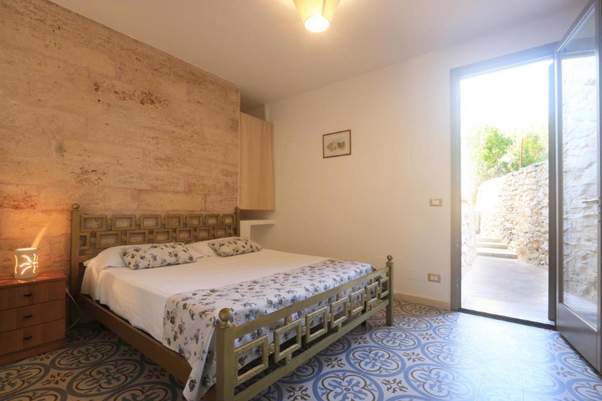 Agriturismo Allu Ruvezzu Bed and Breakfast Torre Mozza Exterior foto
