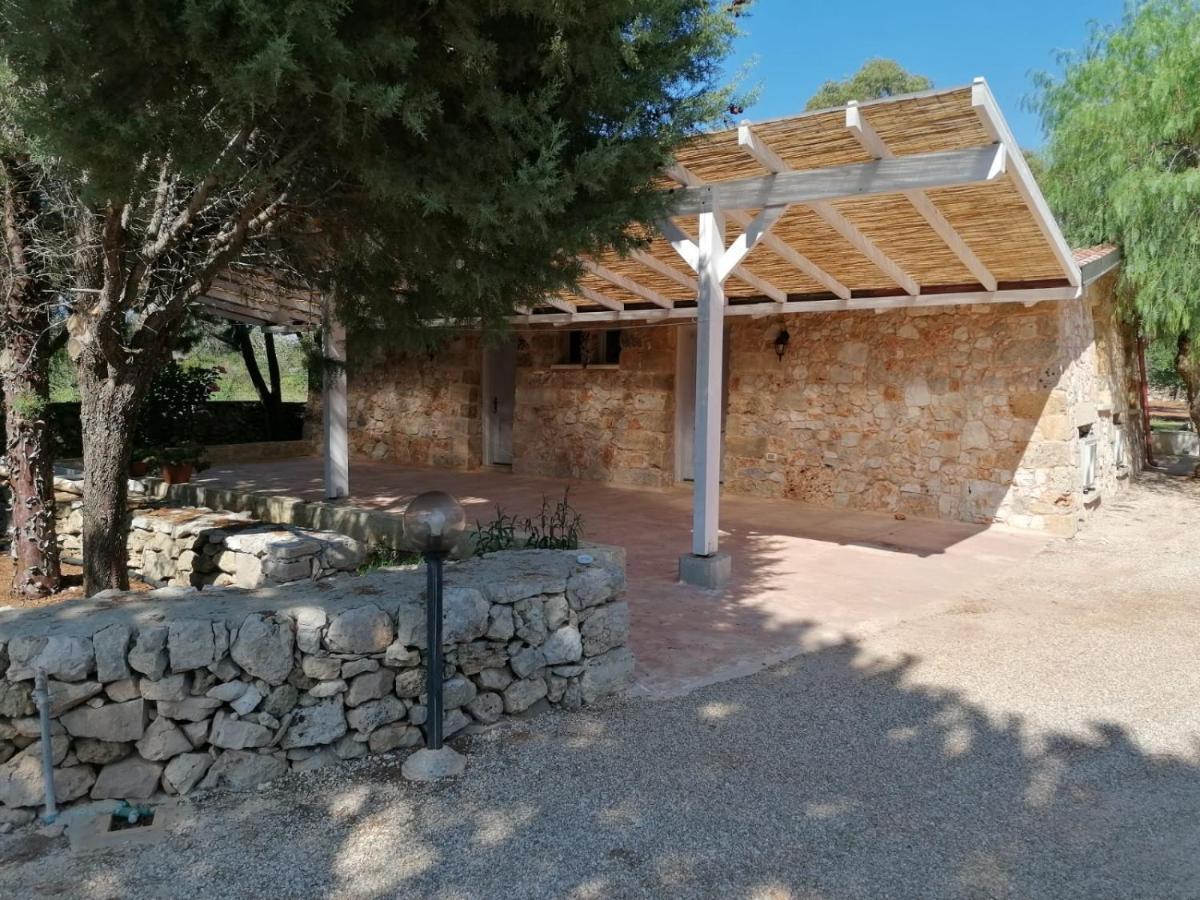 Agriturismo Allu Ruvezzu Bed and Breakfast Torre Mozza Exterior foto