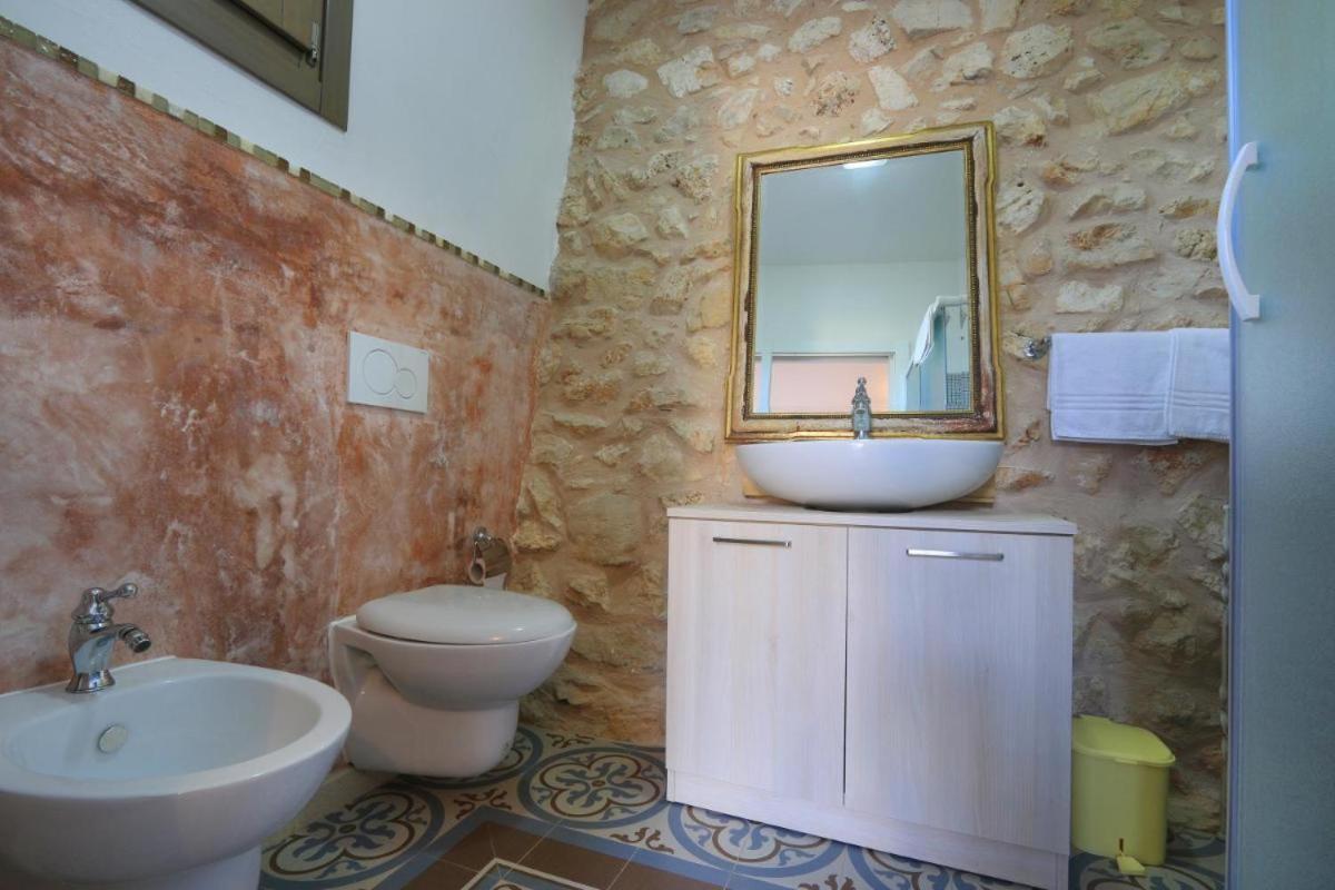 Agriturismo Allu Ruvezzu Bed and Breakfast Torre Mozza Exterior foto